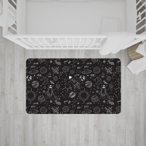 שטיח בהדפס סמלים של החלל החיצון בצבעי שחור-לבן